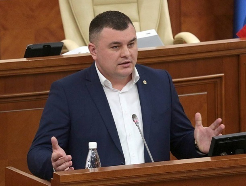 Депутат парламента рассказал о кукловоде и партиях-марионетках