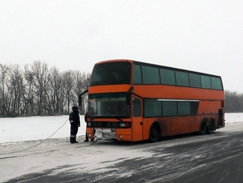 Автобус с молдаванами застрял на трассе под Калугой 