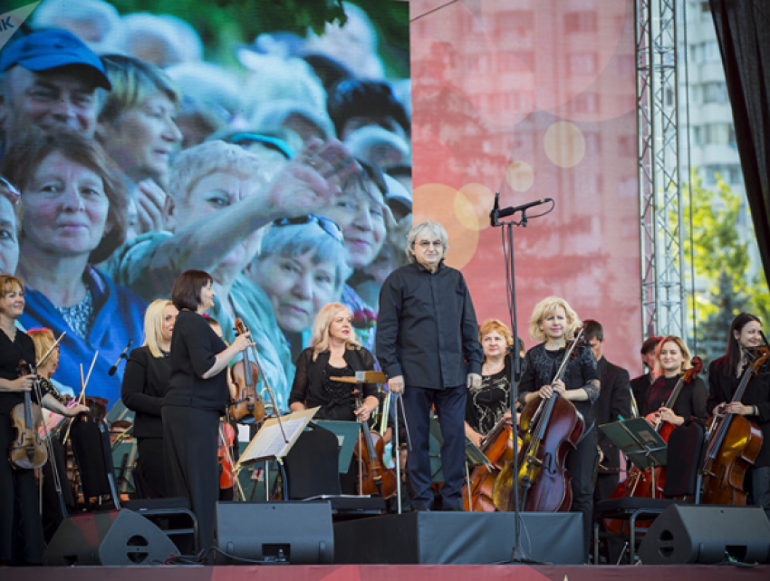 Руководство страны отмечает заслуги симфонического оркестра «Телерадио-Молдова»