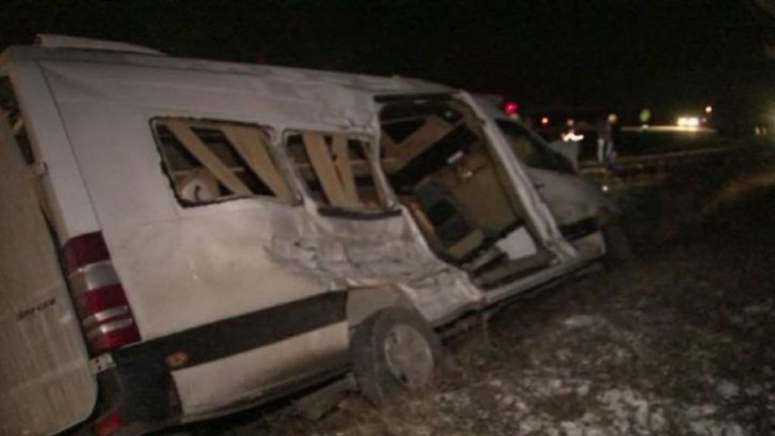 Двое погибших и десять раненых в результате ДТП с участием рейсового микроавтобуса Кишинев-Глодяны  