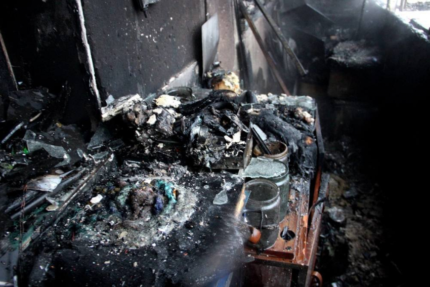 Опубликованы кадры из сгоревшей квартиры в Дурлештах