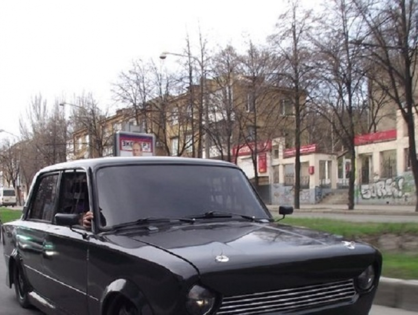Массовые рейды по тонировке прокатились по Молдове: 800 автомобилей стали прозрачнее 