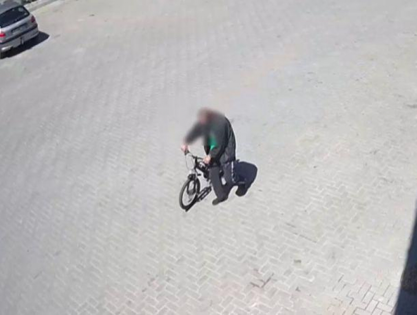 Житель Рыбницы угнал велосипед в Кишиневе, но далеко не уехал