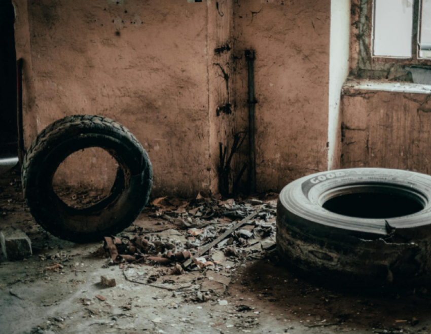 Жителей сел оштрафовали почти на 1 млн леев за сжигание автопокрышек в пасхальную ночь