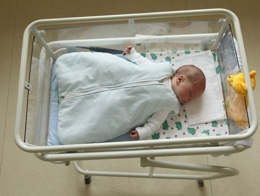 Жестокая няня превратила детей гастарбайтеров в голодные умирающие скелеты