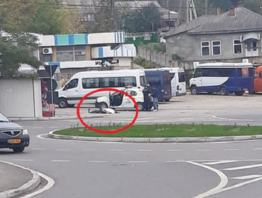 В Кэлэрашь мужчина умер прямо на автовокзале