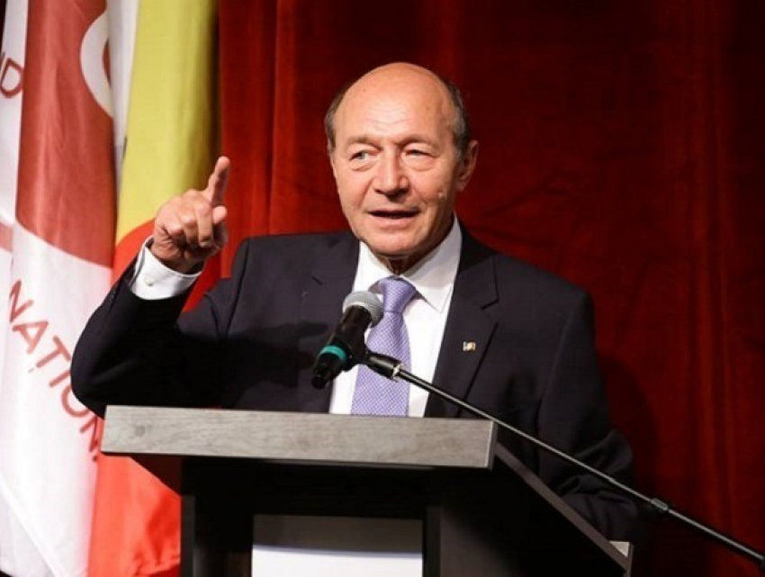 На встречу с Бэсеску в Кишинев были привезены студенты из Румынии