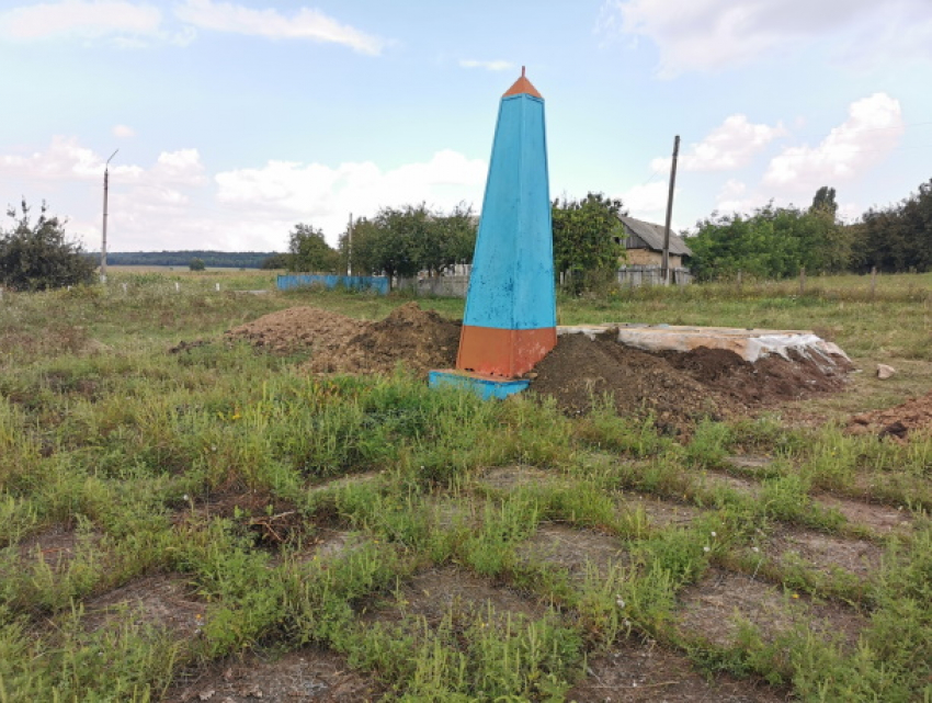 Забытый всеми обелиск героям ВОВ в Шолданештском районе вызвал интерес общества