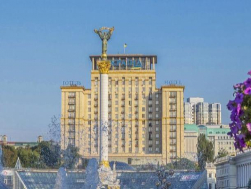 Зеленский объявил, что молдаване смогут ездить на Украину без заграничных паспортов