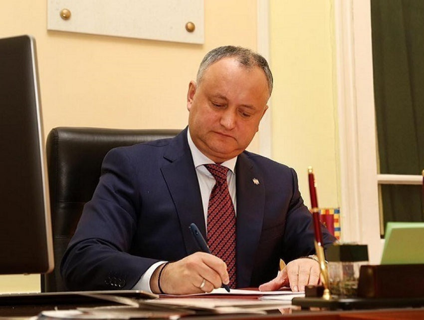 Президент Молдовы подписал поправку в Закон о бюджете по поводу референдуму по отставке Киртоакэ