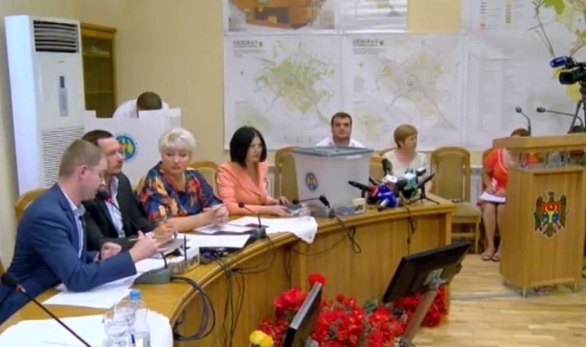 Мунсовету не хватило двух голосов для инициирования референдума по отставке генпримара