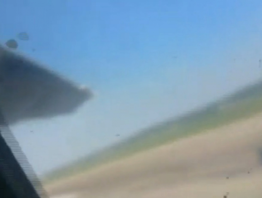 Жуткие моменты на борту неудачно приземлившегося в Кишиневе самолета показали на видео 