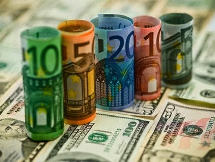 Молдавский лей растет в цене по отношению к евро и доллару: курсы валют на понедельник