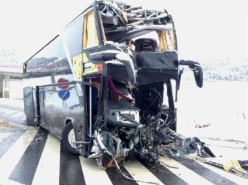 Украинка, женщина из Чехии и водитель погибли в автобусе Прага - Ужгород