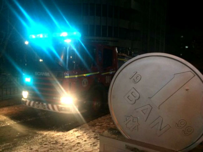 Вспыхнувший в Экономической академии Молдовы пожар сняли на видео