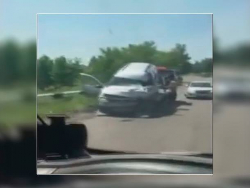 Последствия жуткого ДТП с грузовиком в Молдове сняли на видео