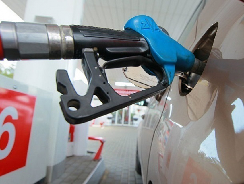Бензин в Молдове обогнал дизтопливо в скорости снижения цены