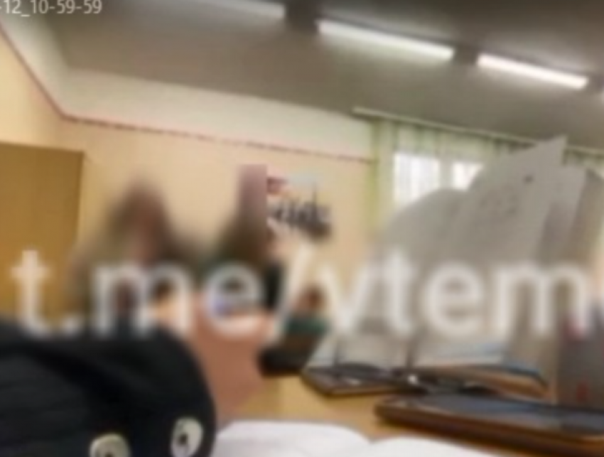 Учительница ударила школьницу. Чебан призывает установить во всех классах камеры