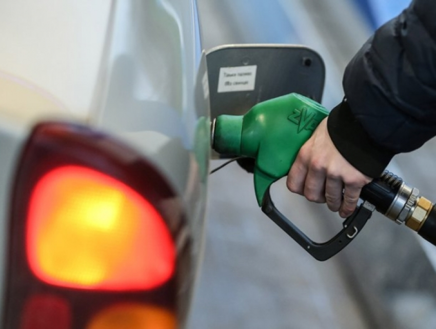А вот вам здрасьте! Цены на топливо в Молдове снова «выскочили из штанов"