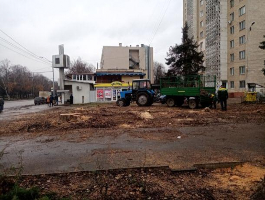 На Скулянке ликвидирован мини-базар напротив бывшего таксомоторного парка