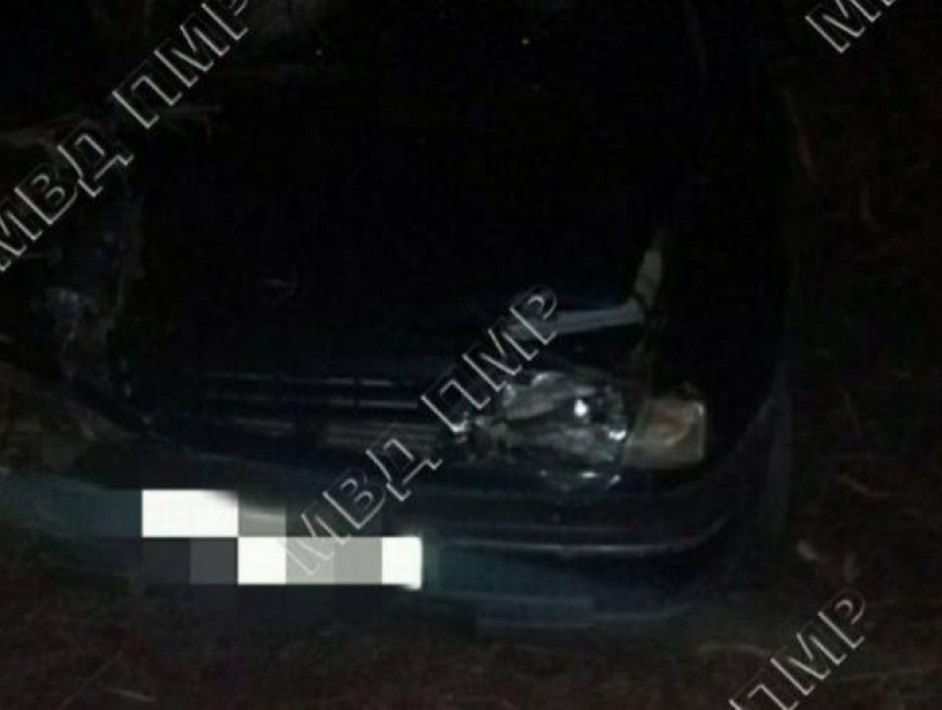 Пьяный водитель сбил столб ЛЭП и попытался спрятаться от правоохранительных органов в Рыбнице
