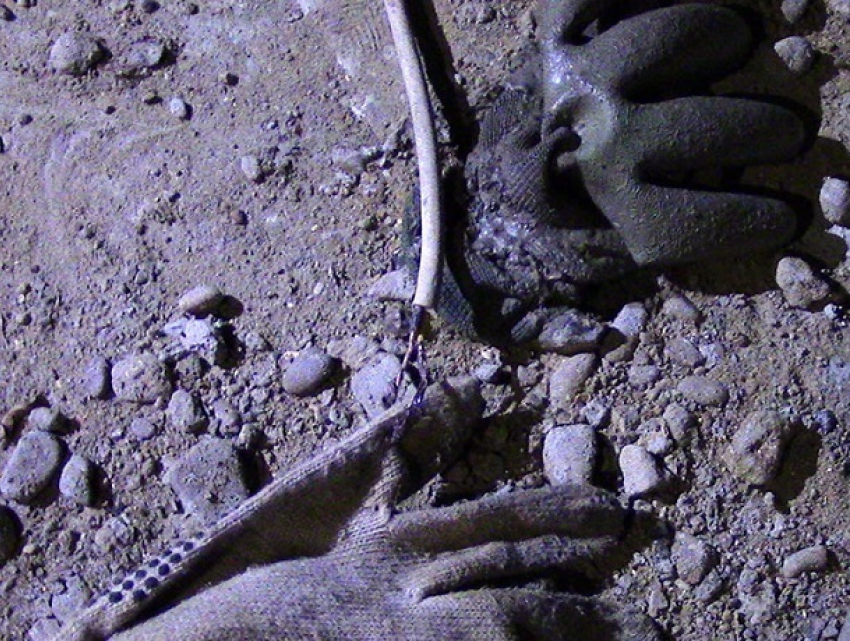 Жуткая гибель: бетономешалка с электропроводом убила мужчину под Дубоссарами