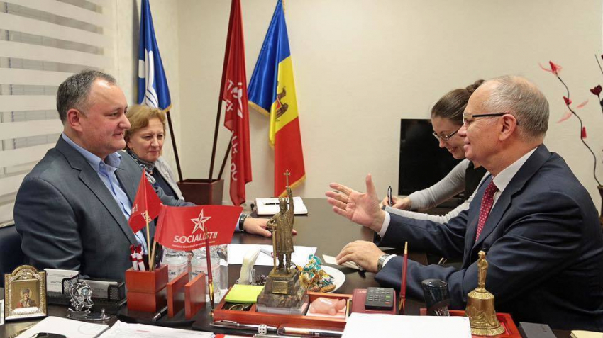 Додон - послу РФ: Только сотрудничая с Россией, Молдова выйдет из сложившегося кризиса