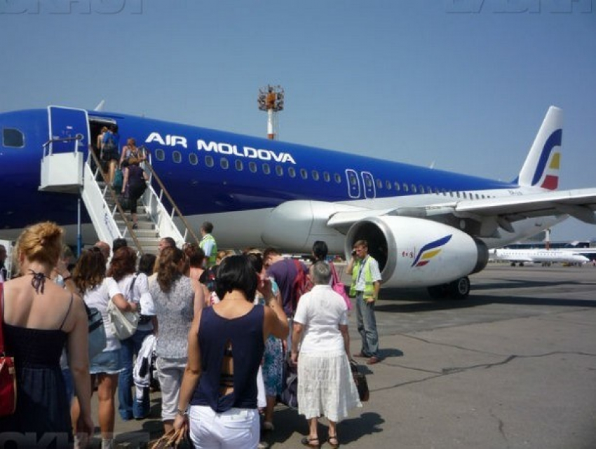 Компанию Air Moldova обязали выплатить большую компенсацию пассажиру, возмущенному задержкой рейса 