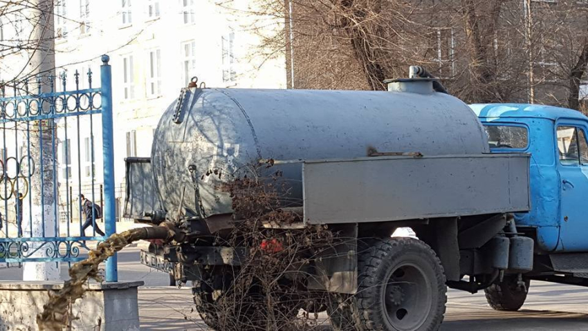 В Кишиневе нечистоты сливают прямо в ручей