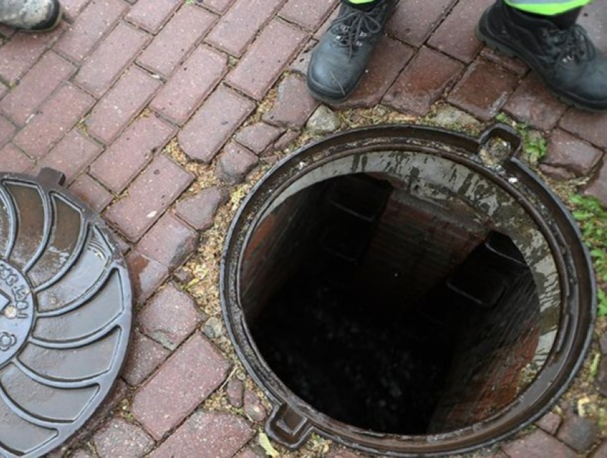 Девочку, пропавшую в Страшенах, нашли в канализационном колодце