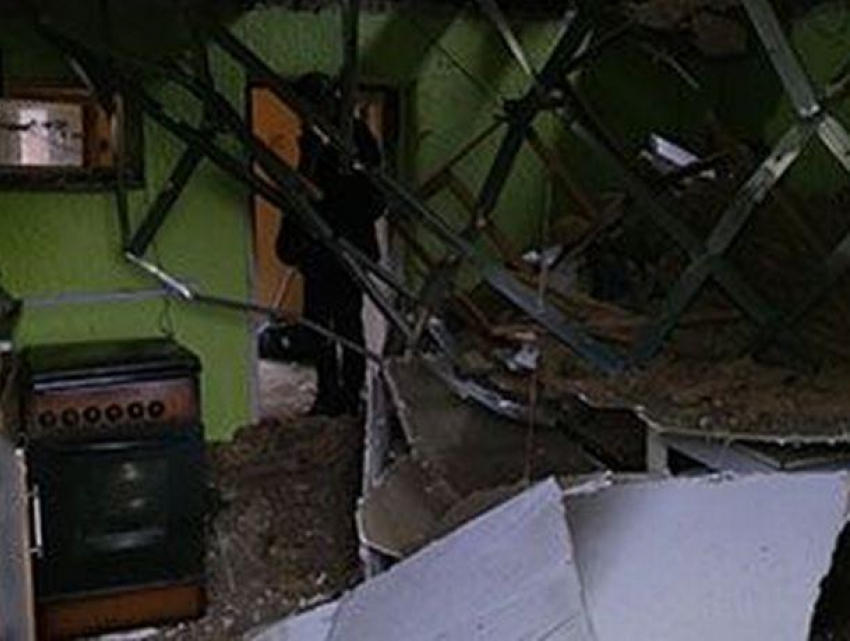В Дубоссарах на женщину вследствие взрыва обрушилась крыша собственного дома