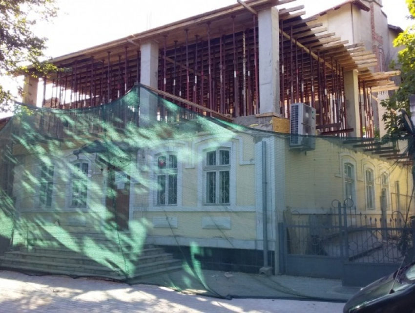 В Кишиневе решили изуродовать еще один памятник архитектуры