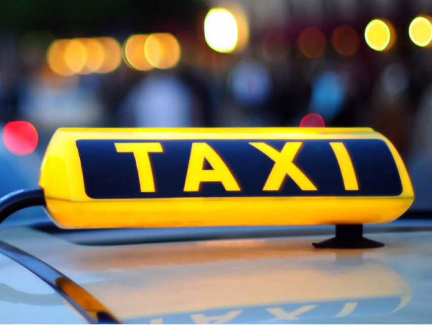 Опасные издевательства над женщиной с тремя детьми устроил «агрессивный» кишиневский таксист