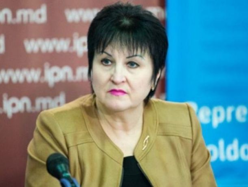 Ана Гуцу как сотрудник румынского правительства призывает голосовать за Цыку