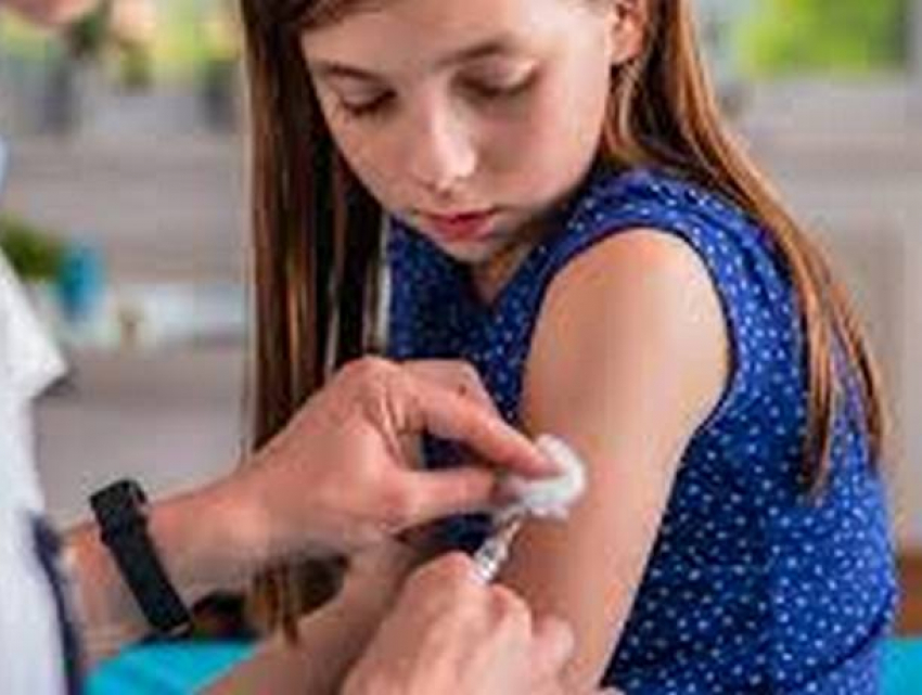 В Молдове разрешили вакцинацию против коронавируса детей от 12 лет 