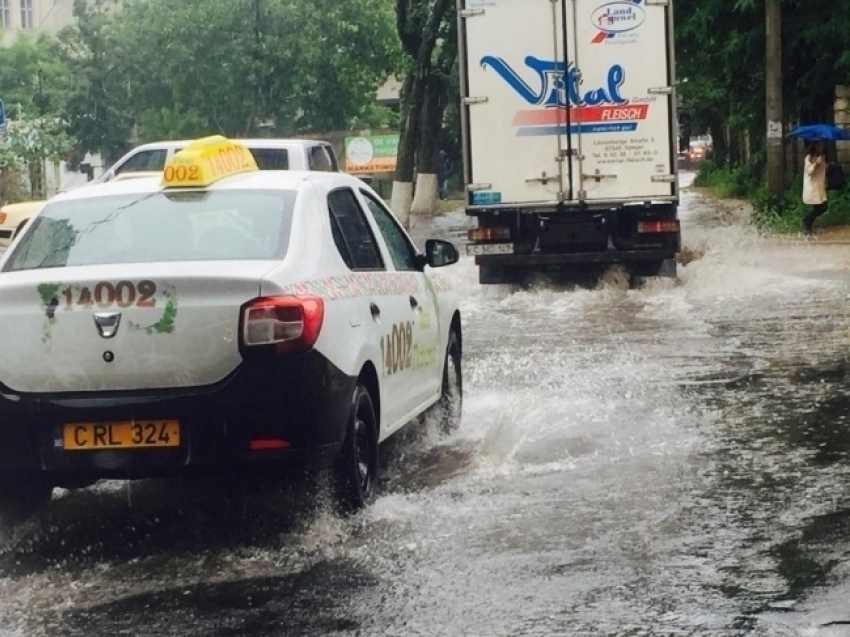 Ливень в Кишиневе в очередной раз превратился в потоп 