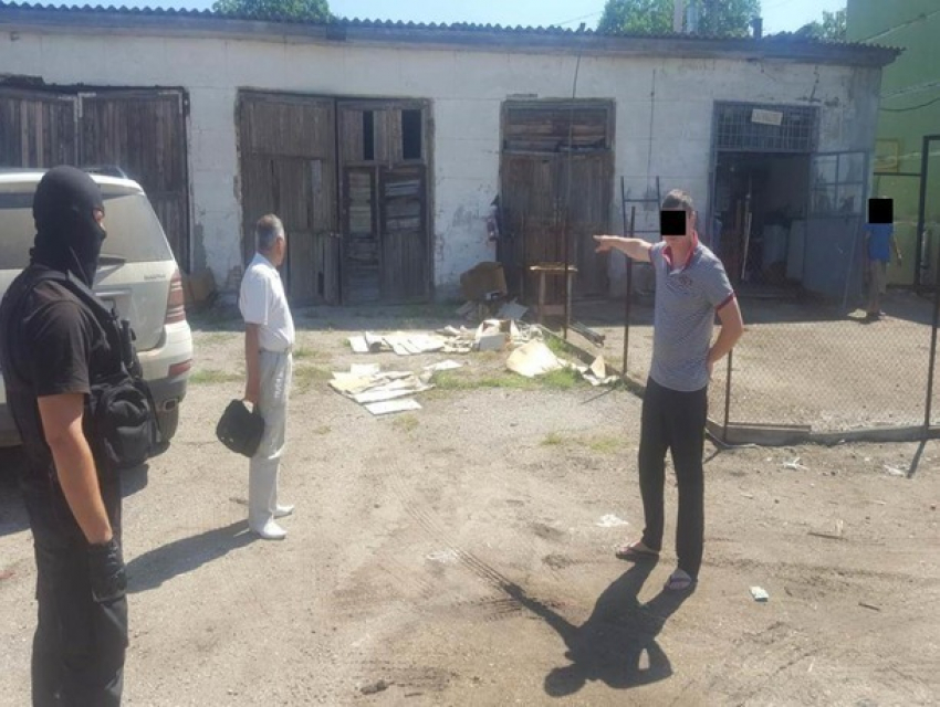 Шикарные авто угнали и намеревались продать на Украине жители Вулканешт