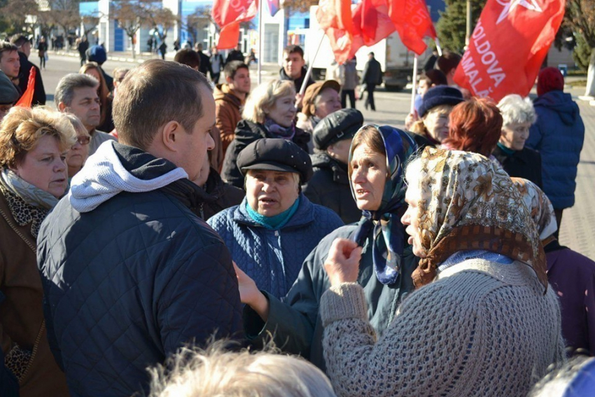 Социалисты провели акцию протеста против новых тарифов и в Бельцах 