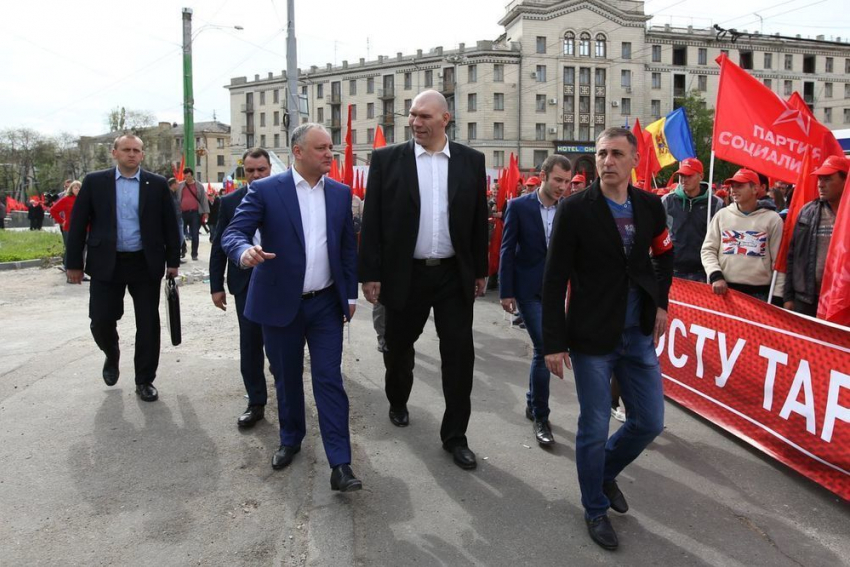 Валуев о первомайском марше в Кишиневе: Мы даже не сумели дойти до конца колонны 