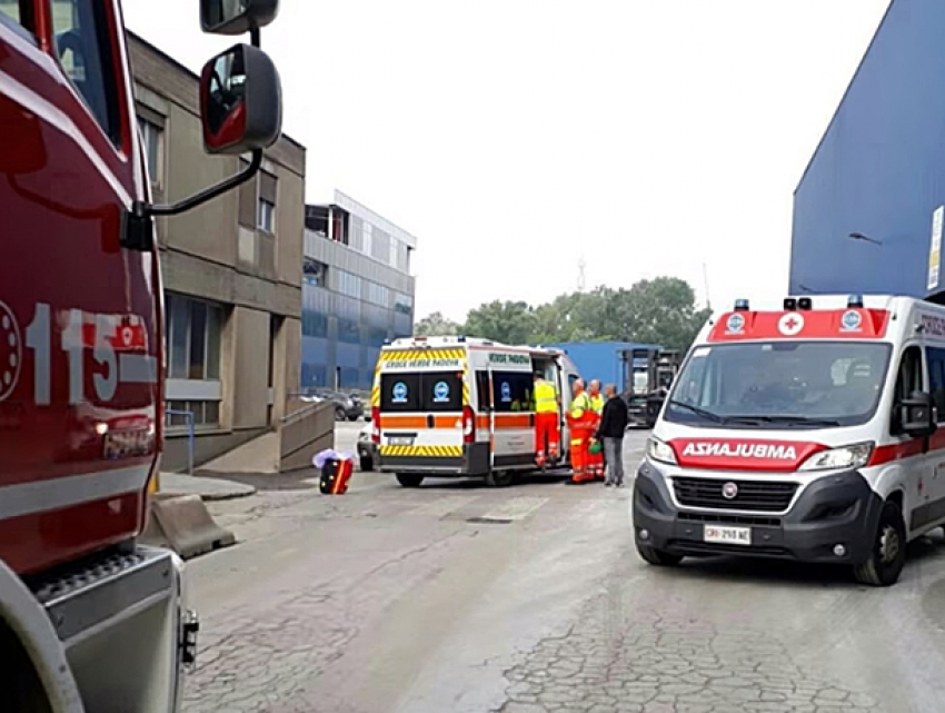 Рабочий из Молдовы получил тяжелейшие ожоги на заводе в Италии из-за раскаленной жидкой стали 