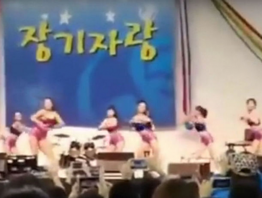 Эротический танец медсестер показали на видео и назвали оскорблением