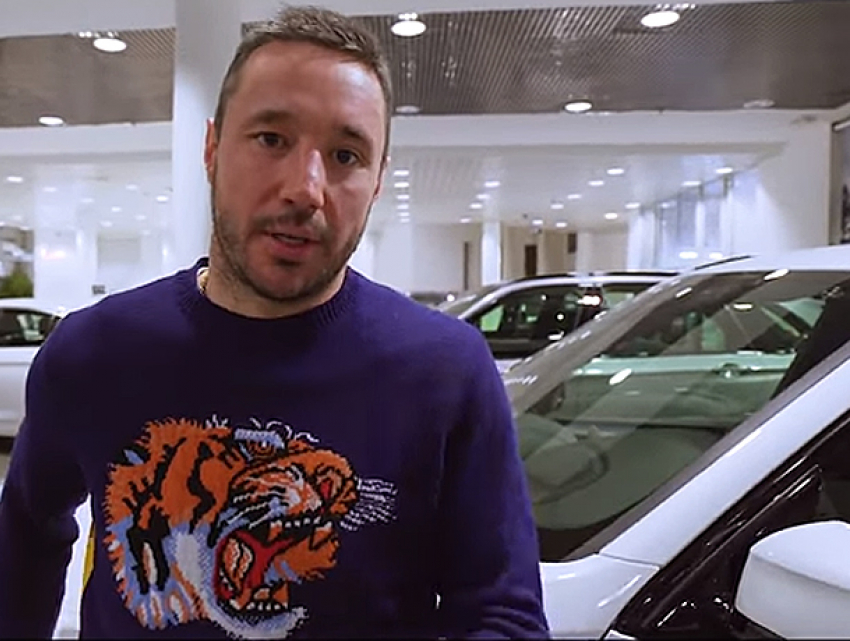 Илья Ковальчук решил продать подаренный BMW и олимпийскую футболку ради помощи детям 