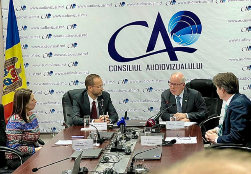 Посольство США передало Молдове оборудование для слежки за СМИ