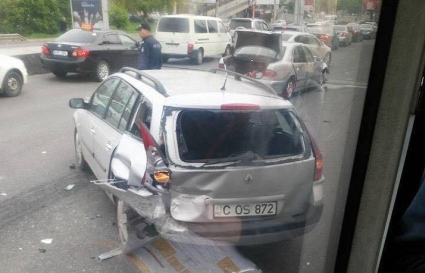 Утреннюю аварию на Виадуке заснял видеорегистратор