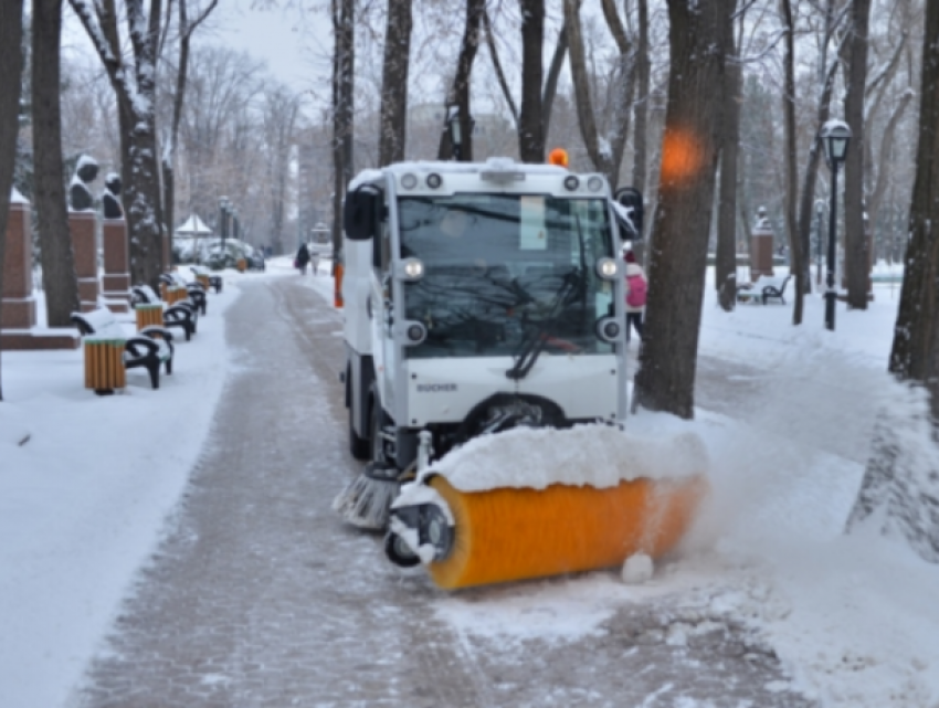 Правительство помогает примэрии Кишинева в очищении улиц