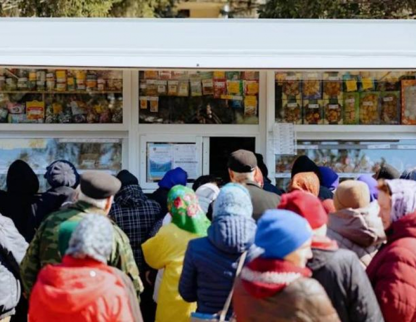 Партия «ШОР» открыла два мобильных социальных магазина в селах Колибабовка и Князевка Леовского района