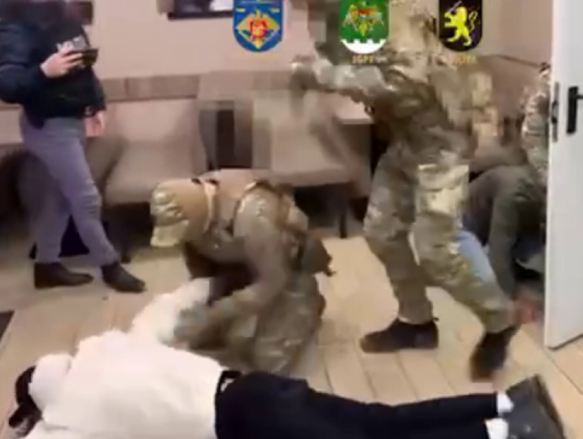 Жители Хынчешт пытались незаконно переправить через Прут двух граждан Непала и ограбить их