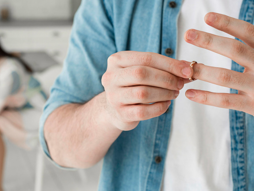 В Молдове за 10 лет число разводов почти удвоилось