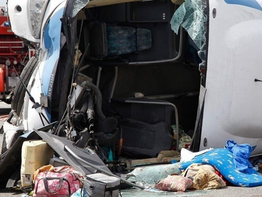 Автобус перевернулся и убил пассажирку: трагедия в Румынии