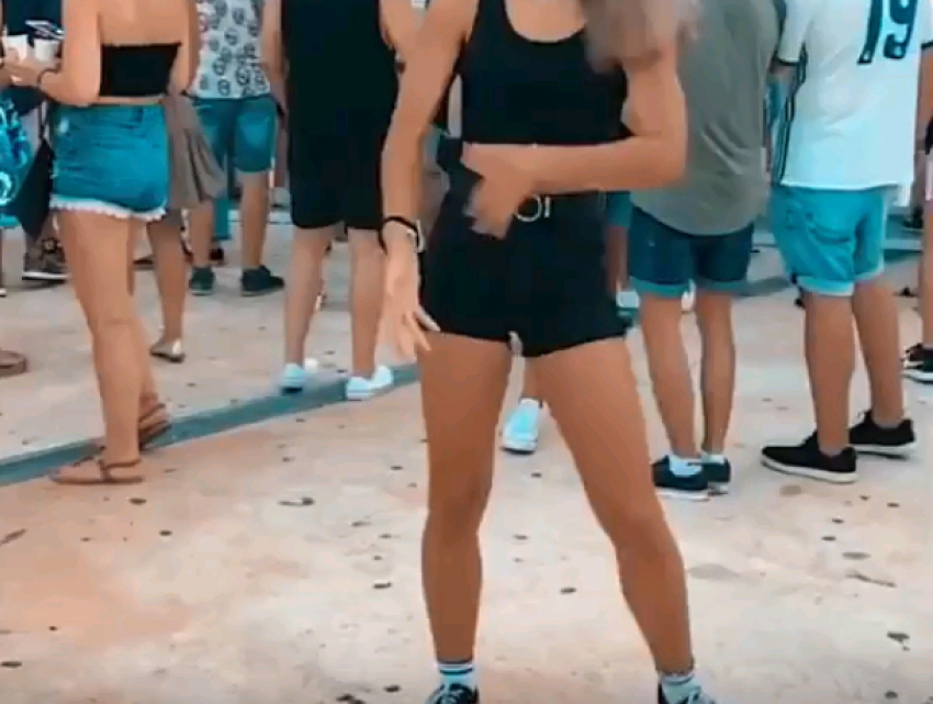 Видео взрывает интернет десятками миллионов просмотров